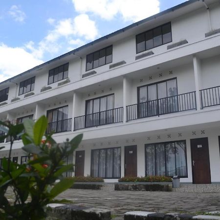 Puncak Village Hotel & Kampung Main Anak Gadok Exteriör bild